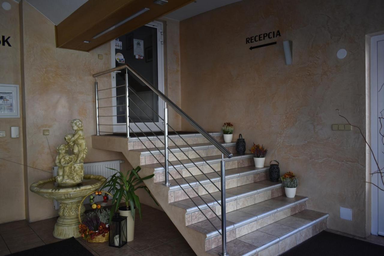 Penzion Blesk Hotel Ружомберок Екстериор снимка
